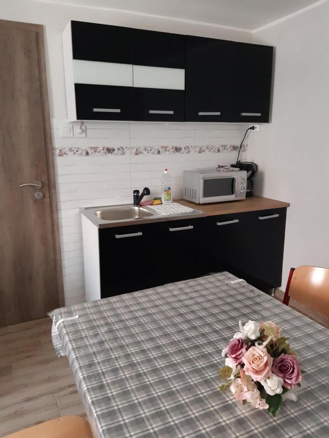 Ferienwohnung Helga Apartman Makó Exterior foto