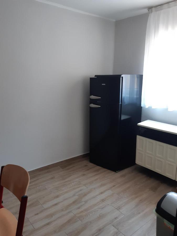 Ferienwohnung Helga Apartman Makó Exterior foto