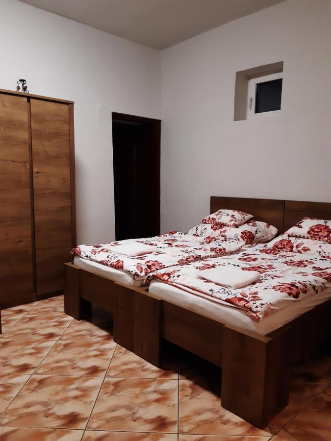 Helga Apartman Makó Exterior foto