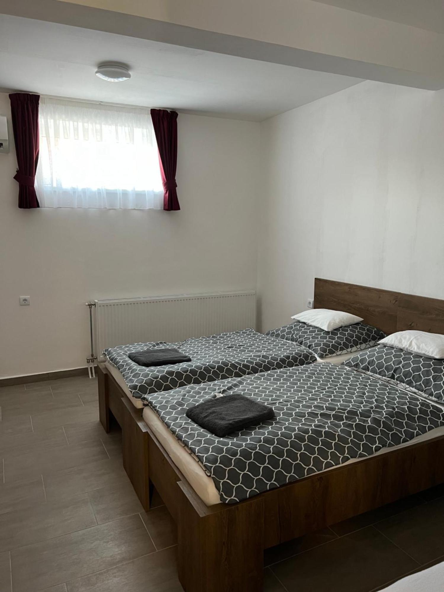 Helga Apartman Makó Exterior foto