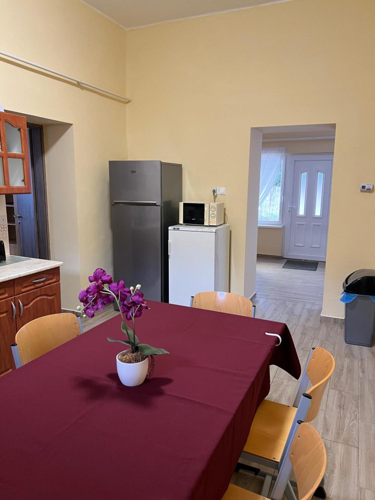 Helga Apartman Makó Exterior foto